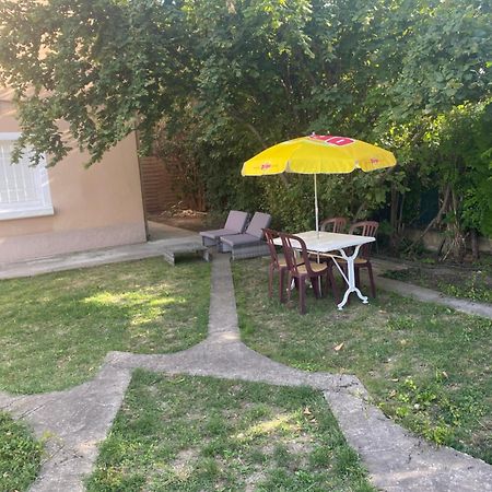 Spa Jardin Prive T3 Independant Dans Villa Morieres-les-Avignon Exteriér fotografie